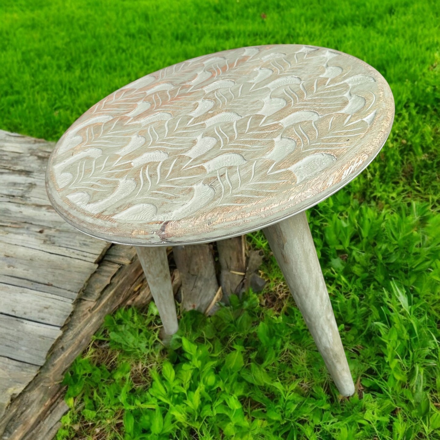Antique Carved Mist Mango Wood Table with Detachable Legs
