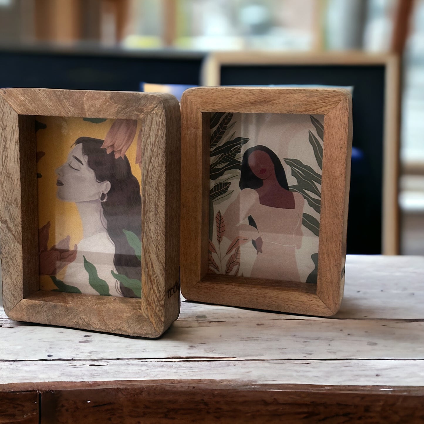 MangoMosaic Self-Standing Wooden Frame - single