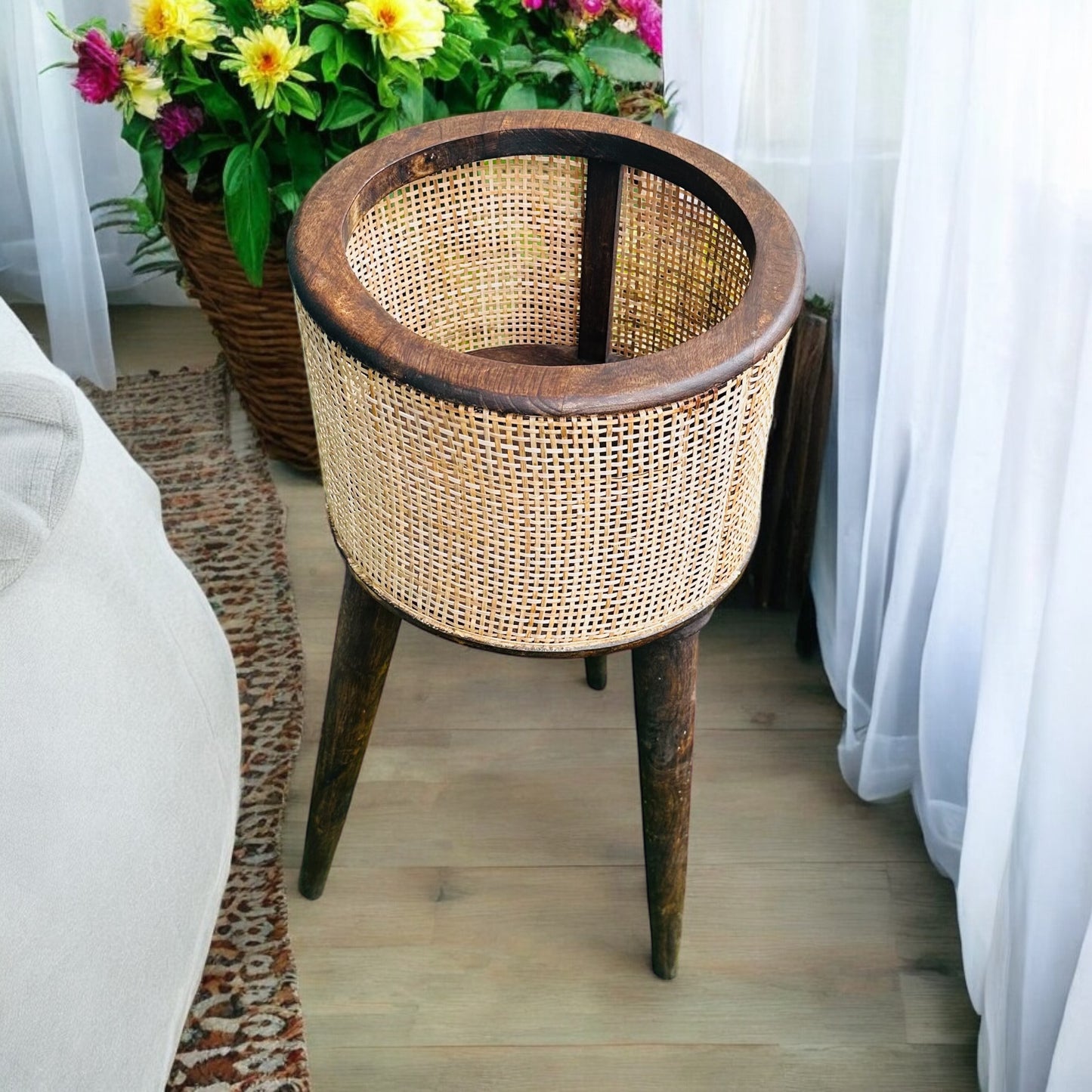 Casa Verde Mango Wood Rattan Planter with Detachable Legs - single