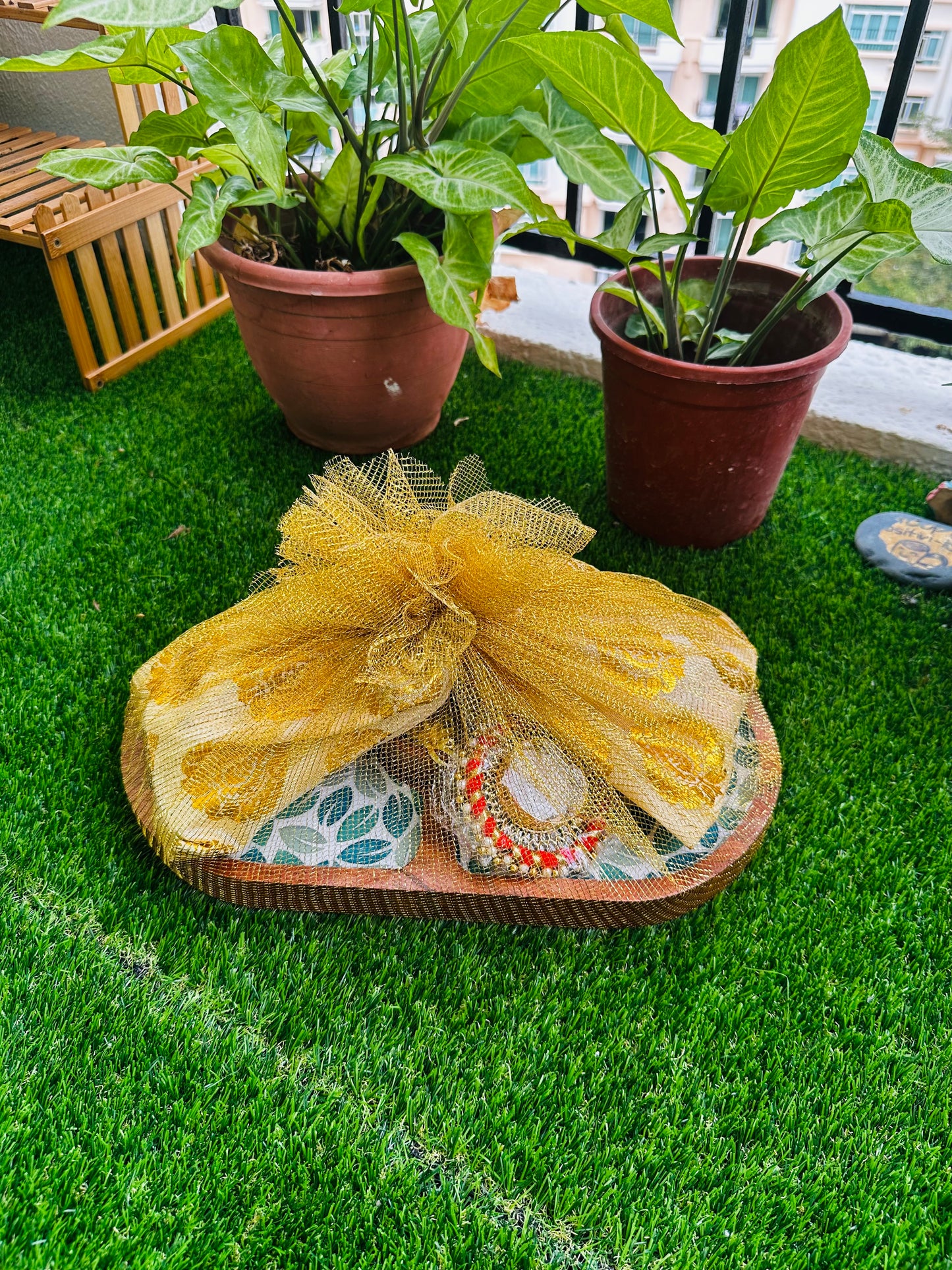 Festival Gift Hamper 1 : Wooden dual side leaves platter with festive goodies including normal delivery