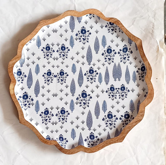 Meraki Snow and Sky Woodland Acacia Wood Uneven Sides Platter - single