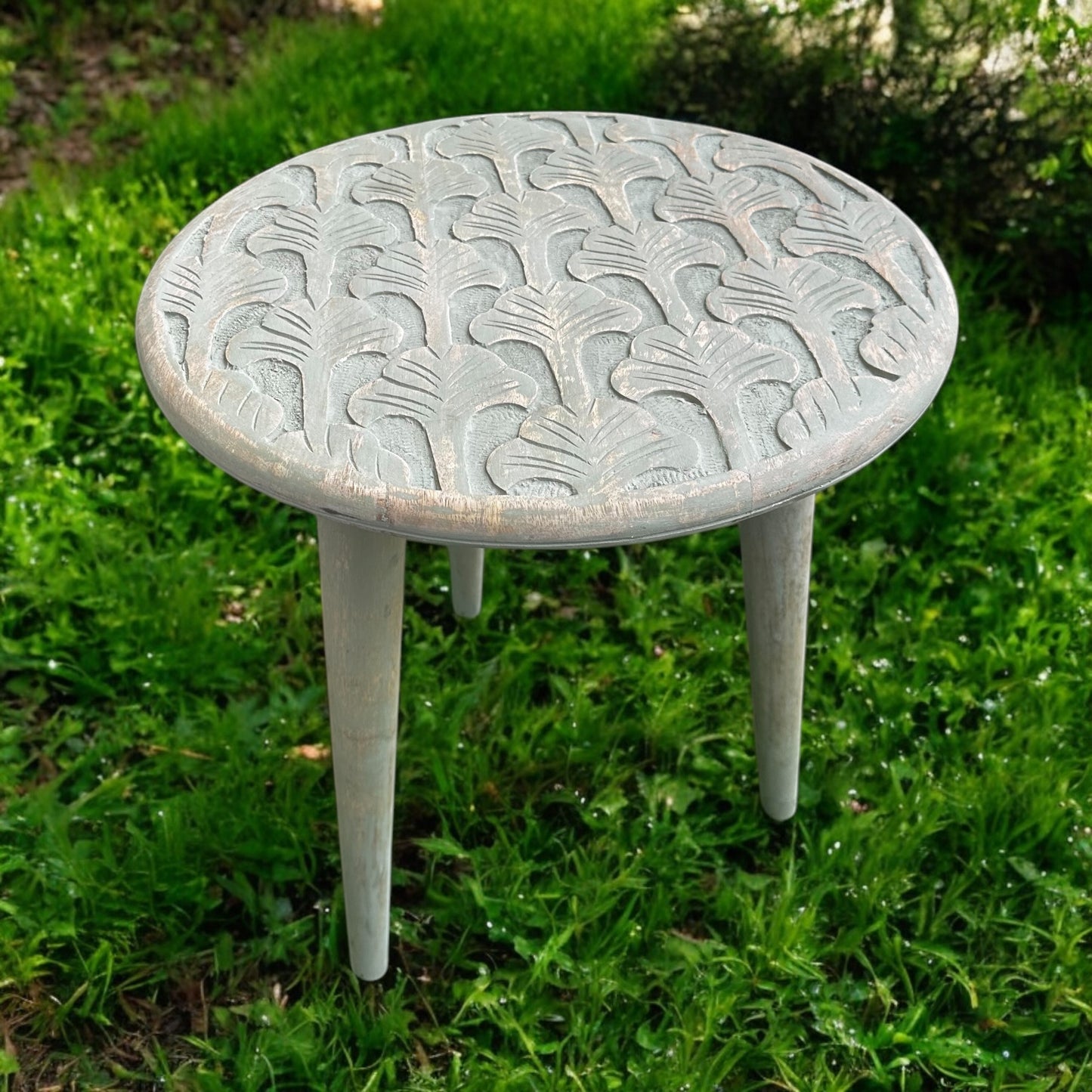 Antique Carved Mist Mango Wood Table with Detachable Legs