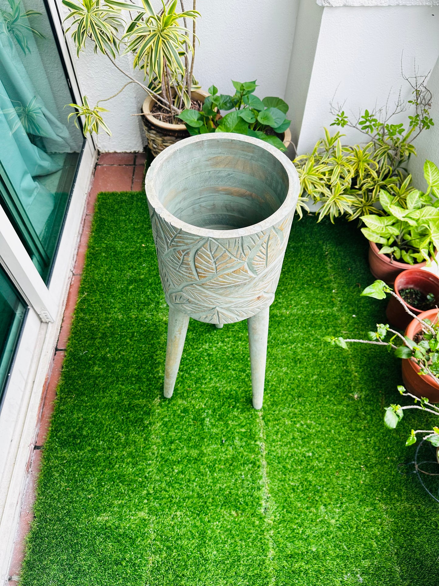 The Antique Verdigris Vessel Mango Wood Planter with detachable legs