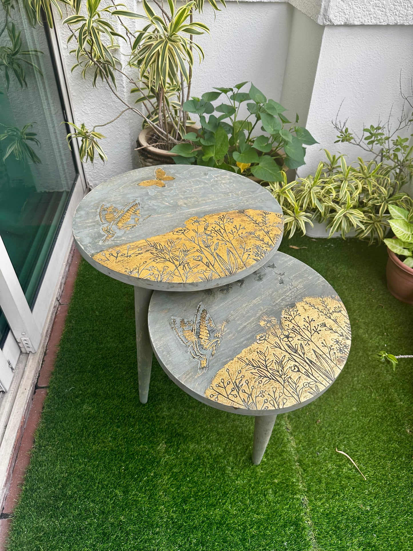 Antique Verdigris Gold Mango Wood Table with Detachable Legs