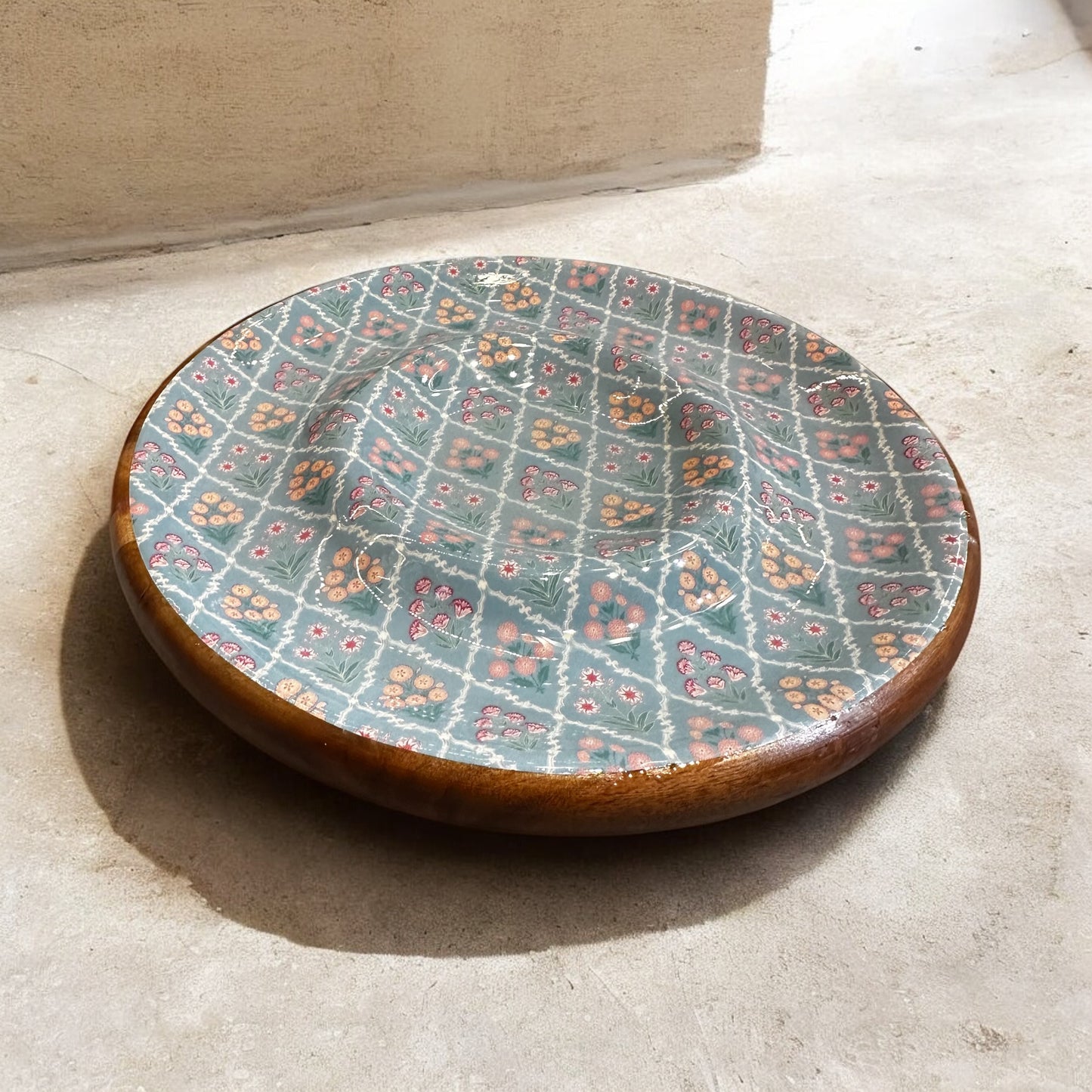 Meraki all-wood Botanical Bliss Round Dip Acacia Wood Platter - single