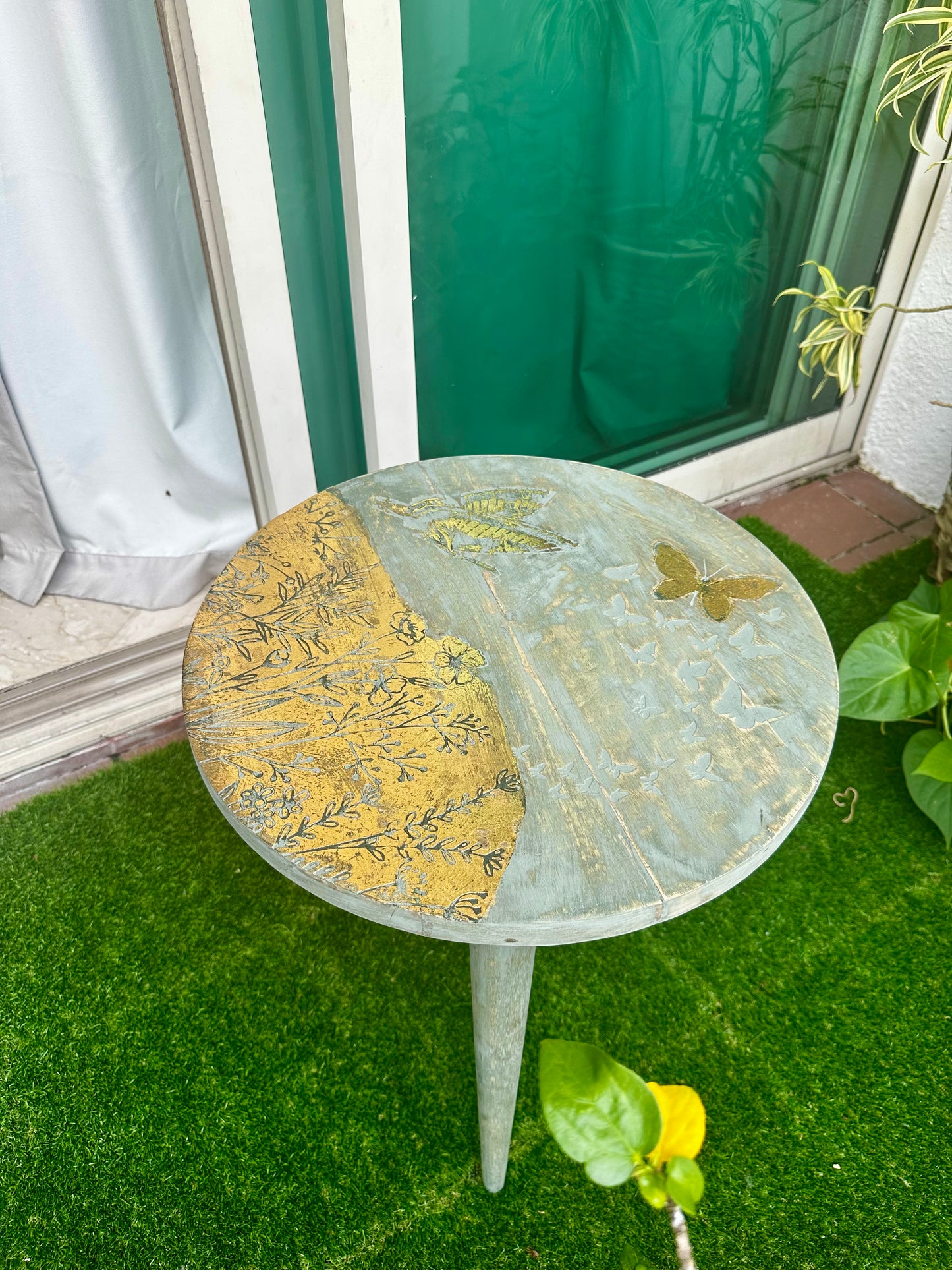 Antique Verdigris Gold Mango Wood Table with Detachable Legs