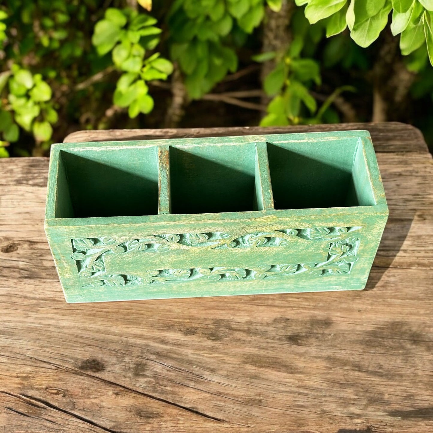 Mango Grove Washed Green Antique Leaf-Embossed Cutlery Holder - single